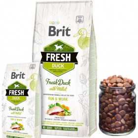 Холистична суха храна Brit Fresh Duck with Millet Adult Run & Work за активни кучета от всички породи, с прясно патешко месо, тиквички и спанак